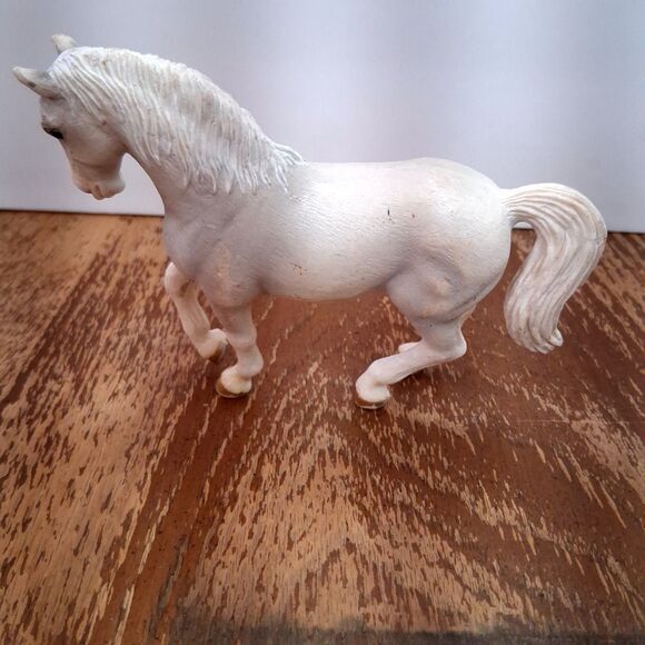 Schleich Stallion White Lipizzaner 2004 & Andalusian Stallion 2005 Retired - Picture 5 of 14